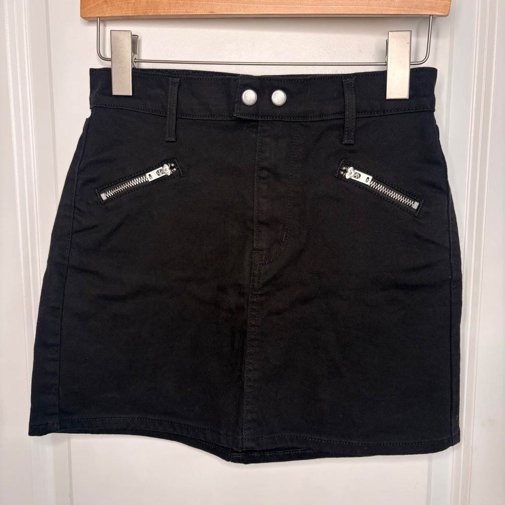 Levi's Denim Moto Icon Mini Skirt Size 24 Ultra Black High Waisted Zipper Detail